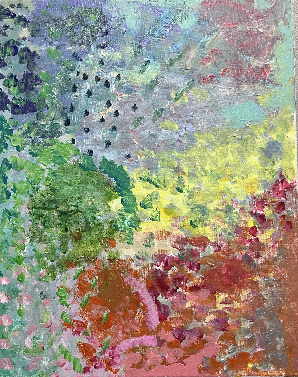 I can hear a transparent voice singing. 

透き通るような歌声が聞こえる。