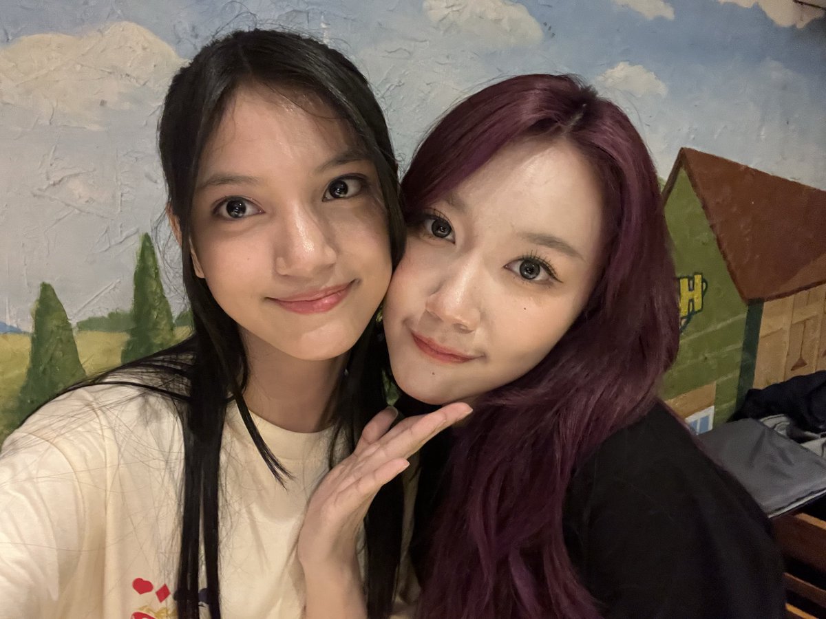 A_VirgiJKT48's tweet photo. kaa macaa yeppeo!🤏🏻🫵🏻💗 https://t.co/MGKF8hLe12