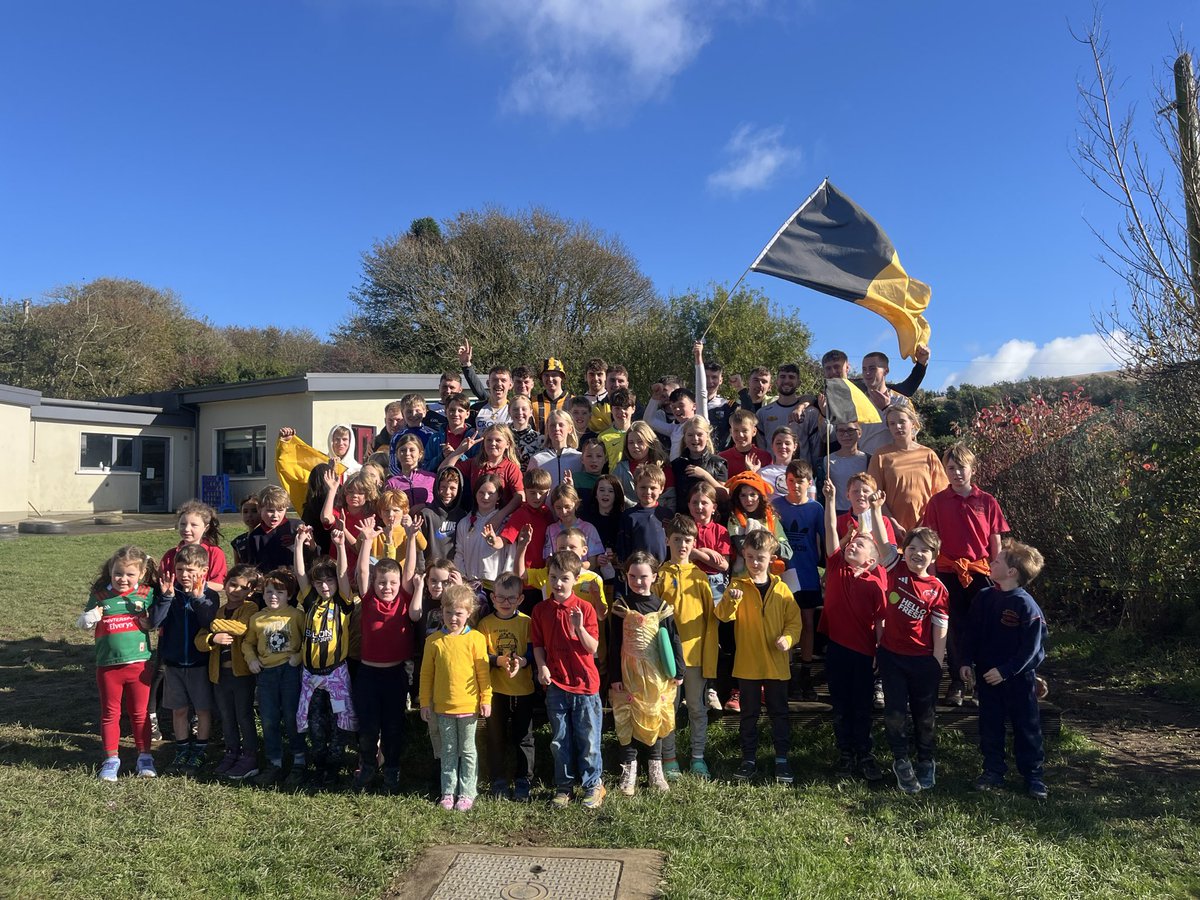 We are delighted to welcome the County Champions Kilbrittain to Gurraneasig NS. Well done on an amazing achievement