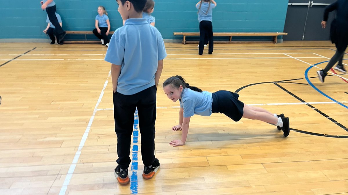 StBernardsPS's tweet image. 🤖🏃♂️ P4b took coding off the screen today with some Unplugged Coding in PE!
Coders created sequences of moves and gave precise instructions for their partners to follow- great fun with lots of  teamwork! 🎯💪
#EUCodeWeek @CodeWeekEU @DL_for_All