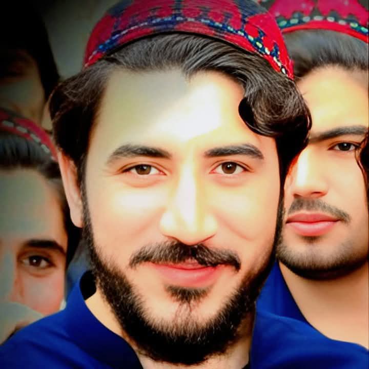 samirullaharyan's tweet photo. #ManzoorPashteenSymbolOfResistance https://t.co/9jlLvUGW4T