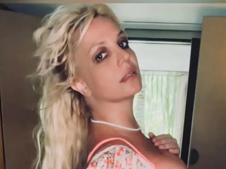 Britney Spears claims she has brain damage in a tirade posted on Sunday. 

"...I'm blessed to be alive..." tmz.me/xtQckyI