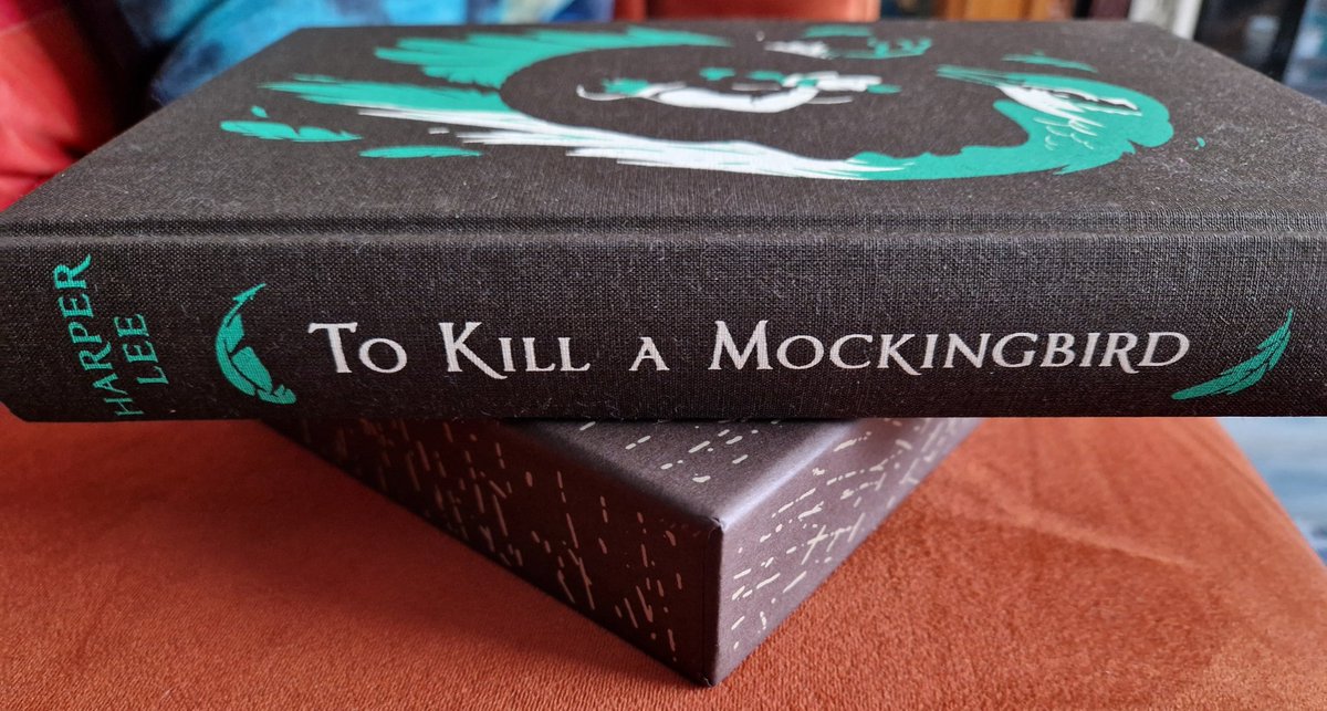 RinaMMc's tweet photo. A stunningly illustrated Folio Society copy of To Kill a Mockingbird. Beautiful birthday present from @Otisbragg https://t.co/SdyeZdRCYV
