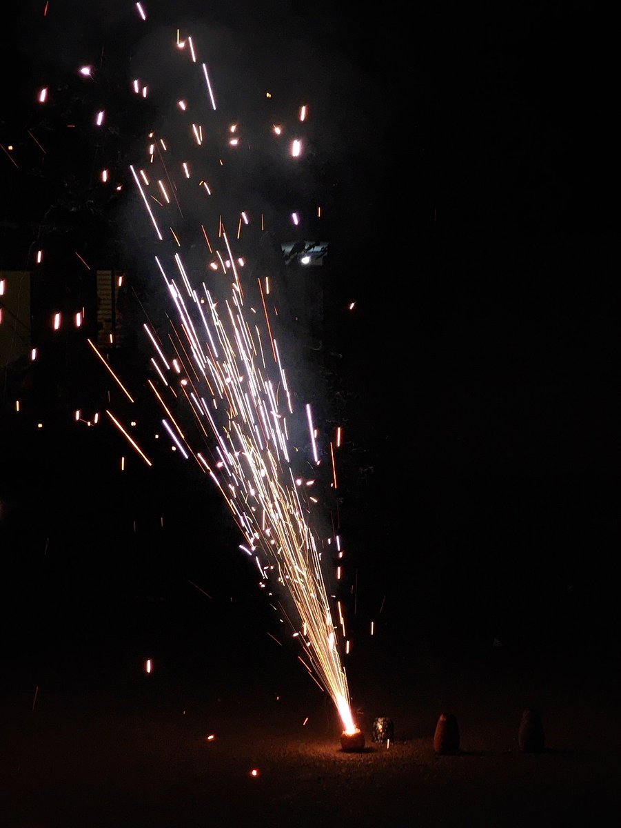 kalyan_veeru's tweet image. Happy Diwali 🪔 🎇 🎆
#ShotonOnePlus
#ShotOnSnapdragon #CaptureTheFestiveVibes
@OnePlus_IN @oneplus @Snapdragon @Snapdragon_IN