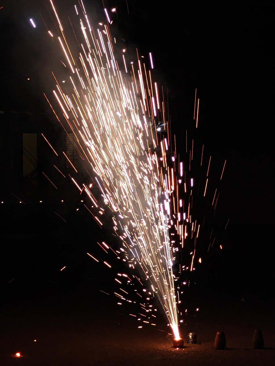 kalyan_veeru's tweet image. Happy Diwali 🪔 🎇 🎆
#ShotonOnePlus
#ShotOnSnapdragon #CaptureTheFestiveVibes
@OnePlus_IN @oneplus @Snapdragon @Snapdragon_IN
