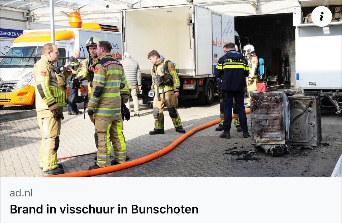 Brand in visschuur in Bunschoten