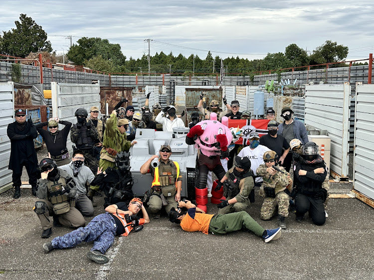 無限復活祭に参加の皆様、運営の方々おつかれさまでした😊

過去一ハイレベルな #無限復活祭 で、ニュータイプが多すぎて、天パとシャアに活躍の機会がなかった世界線😂

ビームライフル(長物)はストックが邪魔で頬付けできないことが判明😇

📷
カタヤさん <a href="/KatayaCombat/">カタヤ＠アマチュア戦場カメラマン</a> 
ジムさん <a href="/James43800866/">James(ジム)2033〜週末はｻﾊﾞｹﾞｰｶﾒﾗﾏﾝ〜</a>