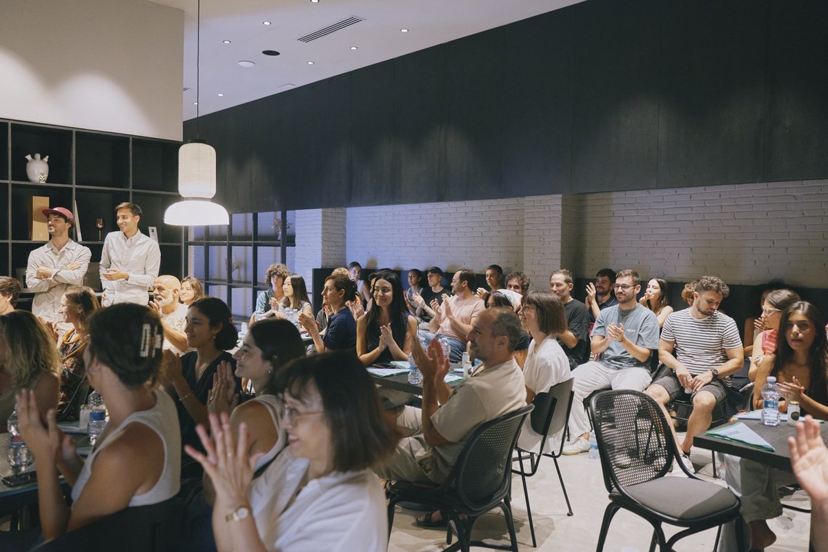 Fundació del Disseny de la Comunitat Valenciana (@fundaciodisseny) on Twitter photo València Design Fest se ha prolongado durante más de un mes de creatividad, reflexión e innovación, confirmando el impulso creativo de la ciudad con más de 70 actividades en más de 40 espacios.
Lee más en → fundaciodisseny.com/valencia-desig… València Design Fest se ha prolongado durante más de un mes de creatividad, reflexión e innovación, confirmando el impulso creativo de la ciudad con más de 70 actividades en más de 40 espacios.
Lee más en → fundaciodisseny.com/valencia-desig…