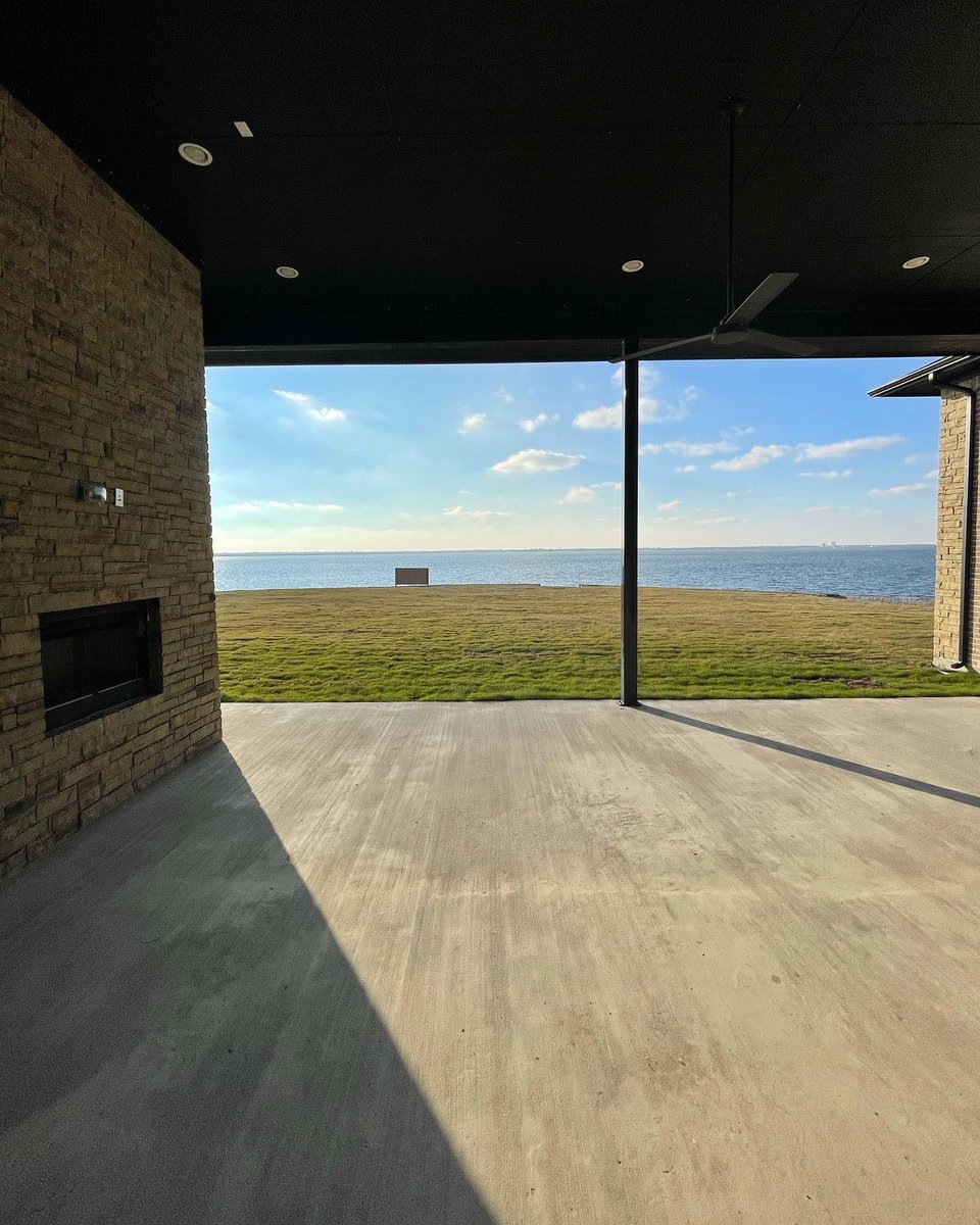 Water views from every room 🌊
