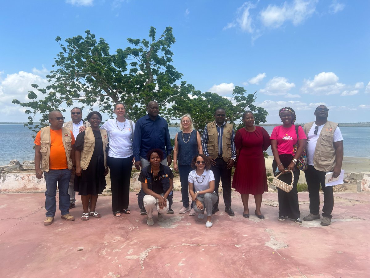 UNFPAMocambique's tweet image. 💬 “Quando trabalhamos juntos, conseguimos mudar vidas.” — João, 22

🤝 Jovens estão a aplicar competências, liderar e mobilizar comunidades em Nampula. Parcerias fortes constroem futuros com mais oportunidades.

#Juventude #Parcerias #Empoderamento #MinhaDecisãoMeuFuturo