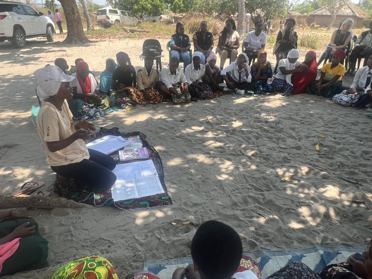 UNFPAMocambique's tweet image. 💬 “Quando trabalhamos juntos, conseguimos mudar vidas.” — João, 22

🤝 Jovens estão a aplicar competências, liderar e mobilizar comunidades em Nampula. Parcerias fortes constroem futuros com mais oportunidades.

#Juventude #Parcerias #Empoderamento #MinhaDecisãoMeuFuturo