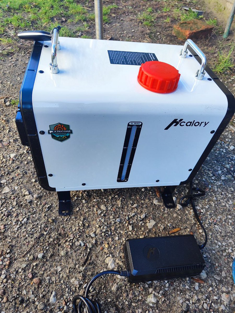 JanJanowicz tweet media