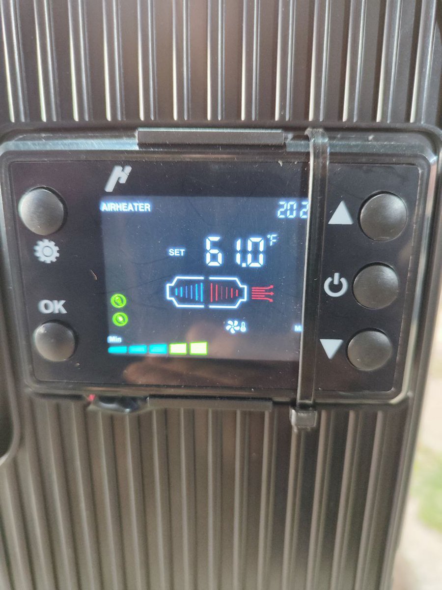 JanJanowicz tweet media