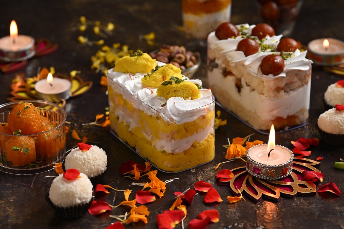 NikonIndia's tweet photo. Golden lights &amp; sweet delights. Perfectly captured with Nikon. 

Seen through the lens of Sayantan Sarkar 

#Nikon #CaptureTheLight #FestivalOfFocus #NikonIndia https://t.co/cw8sSllzP8