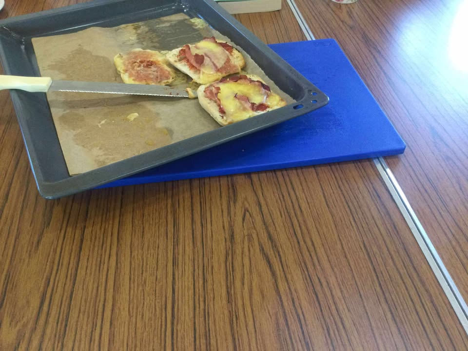 Sandra had a great time delivering a zero waste session at Portknockie today making delicious vegetable curry, minestrone soup, quiche, and pizza. Thanks to everyone who came along and joined in!