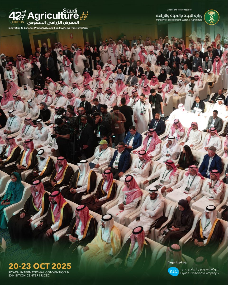 SaudiAgri's tweet photo. تحت رعاية وزارة البيئة والمياه والزراعة، افتتح معالي الوزير المهندس عبدالرحمن بن عبدالمحسن الفضلي فعاليات الدورة الثانية والأربعين ل #المعرض_الزراعي_السعودي_2025
 لا تفوت فرصة الحضور للحدث الزراعي الأضخم في المنطقة  سجل الآن  https://t.co/t94UiZAcJD  Under the patronage of the Ministry of Environment, Water and Agriculture, His Excellency the Minister, Eng. Abdulrahman bin Abdulmohsen Al-Fadley, inaugurated the 42nd session of #SaudiAgricultural2025    Don't miss the opportunity to attend the largest agricultural event in the region  Register now https://t.co/ac8eXwGyMP