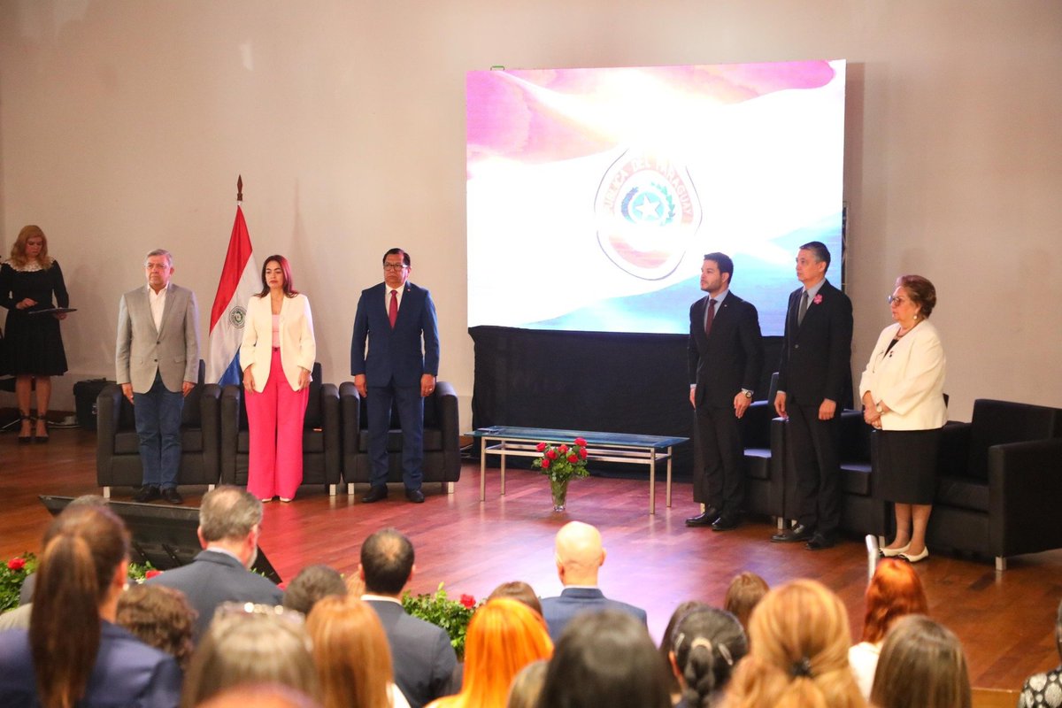 La Presidenta del CAH, Amanda León, estuvo presente en la conmemoración por los 20 años de Tekoporã Mbarete 🇵🇾

Un programa que acompaña a miles de familias paraguayas en su camino hacia una vida más digna, con oportunidades y esperanza.