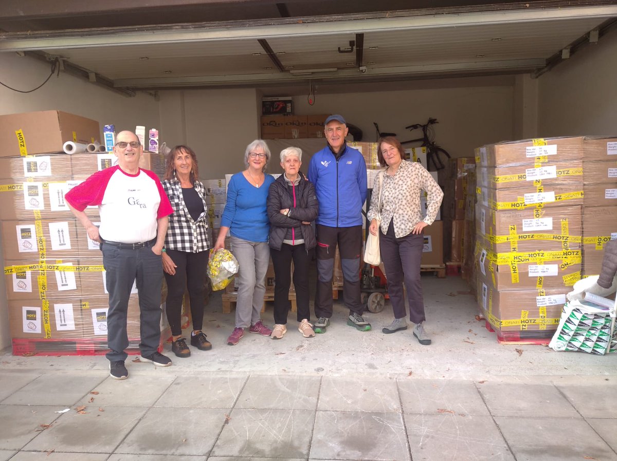 #Oñati 7.500 kilo janari eta 1.500 euro batu dira asteburuko elkartasun kanpainan. Parte hartu duten boluntario, dendari eta herritarrei eskerrak eman nahi dizkie Hotz Oñati taldeak. oñati.eus/eu/berbia/albi… <a href="/hotz_onati/">Hotz Oñati</a> <a href="/ProyectoSabores/">Zaporeak</a>