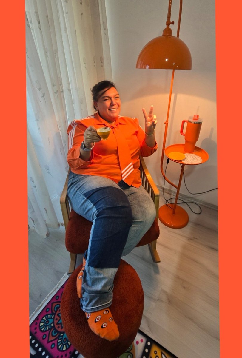 eticinn's tweet photo. Orange..✌🏾 https://t.co/hI9G08jqS8