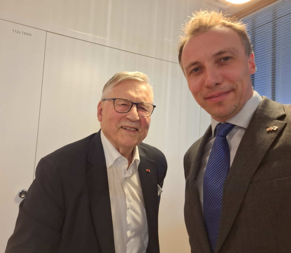 PTClements's tweet photo. Great to join former Finnish Ambassador to London Minister Pertti Salolainen at his photo exhibition in Finlandia Hall.   The photos show the amazing and fragile biodiversity of Töölönlahti - a beautiful part of Helsinki. https://t.co/OYyUfJ7rdB