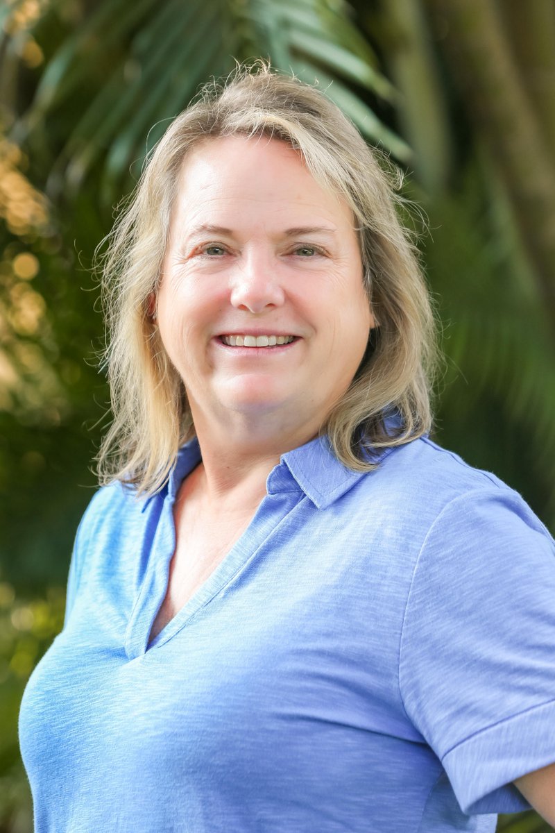 UnityDelray's tweet image. 🌼 Happy Birthday, Mrs. Braswell! You make the world a better, brighter place just by being in it.