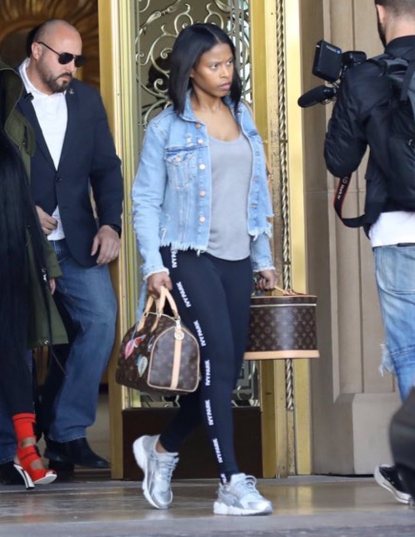 Khadeeja “Philly,” you called yourself an OG Barb just to steal from Nicki Minaj and leak her personal info, then ended up sleeping with Rah Ali... That alone shows your worth

And the way your so-called friends on here refuse to call it out? Y’all protect thieves for clout