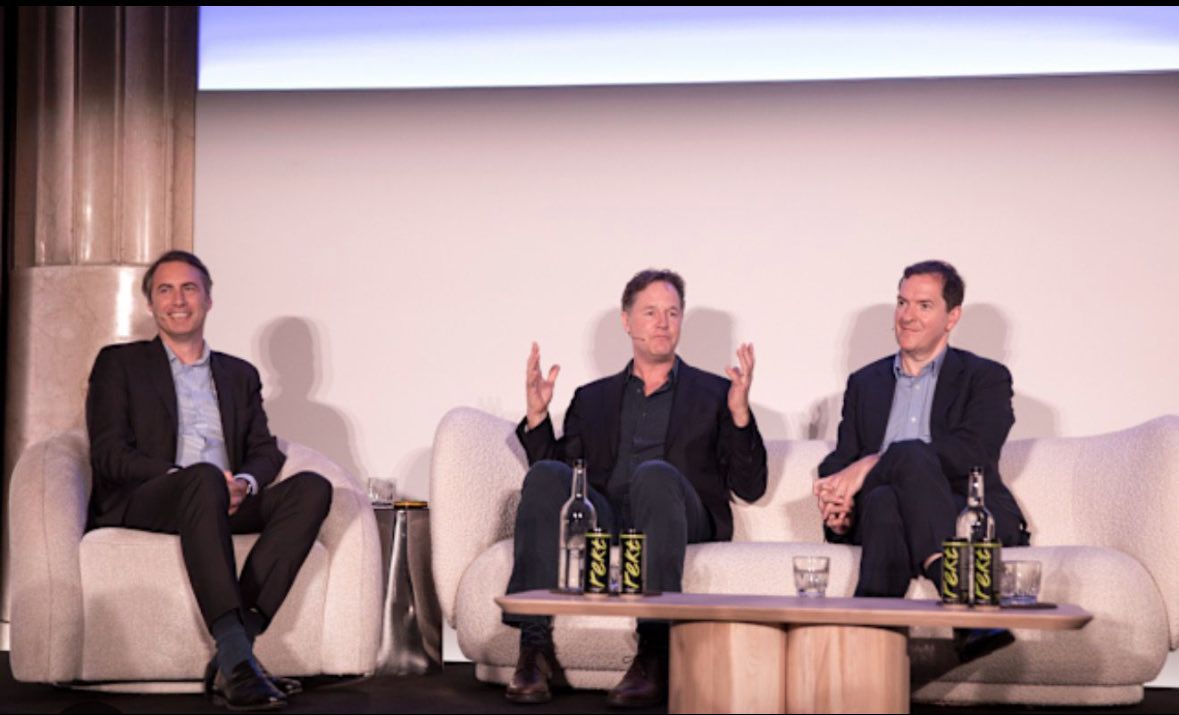 ✨Yesterday’s <a href="/coinbase/">Coinbase 🛡️</a> conf rolled out some big big names. But what is that they are drinking..? 👀🥤 <a href="/rektdrinks/">Rekt Drinks</a> by <a href="/osf_rekt/">OSF</a>