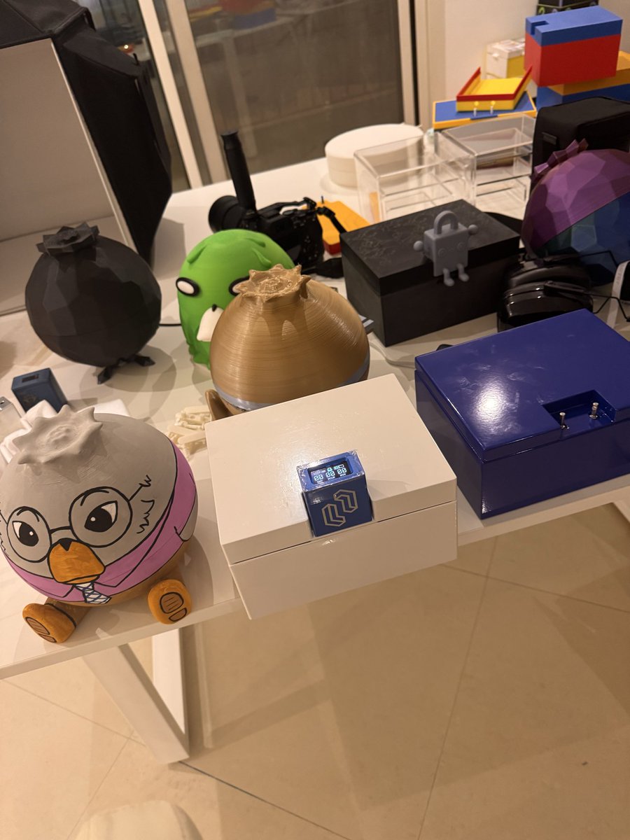 loomdart tweet media