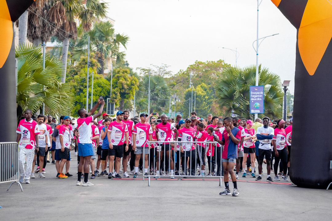 OS_DRC's tweet image. #Breast_Cancer_Awareness_Month
Des Km parcourus, un message porté : Ensemble contre le Cancer du sein ! 
À l’occasion du mois d’Octobre rose, OS RDC a participé en tant que partenaire médical au marathon de sensibilisation contre le cancer du sein organisé par le @congomarathon