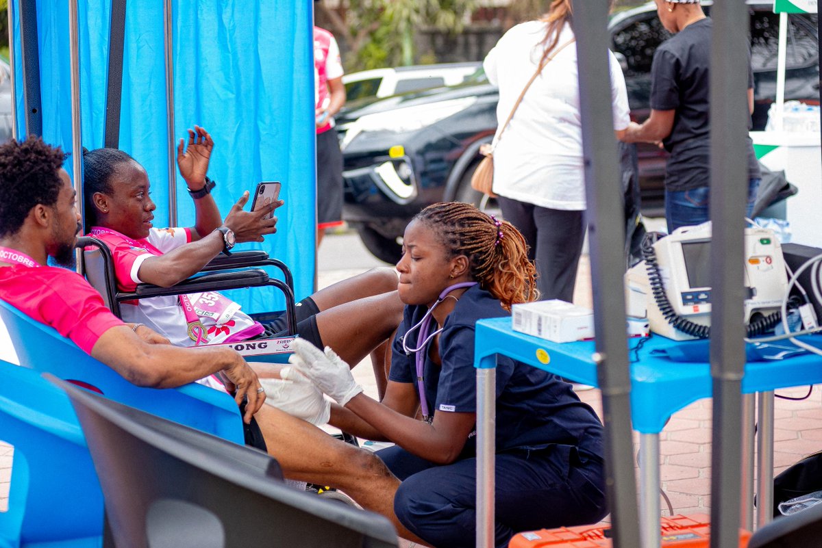 OS_DRC's tweet image. #Breast_Cancer_Awareness_Month
Des Km parcourus, un message porté : Ensemble contre le Cancer du sein ! 
À l’occasion du mois d’Octobre rose, OS RDC a participé en tant que partenaire médical au marathon de sensibilisation contre le cancer du sein organisé par le @congomarathon