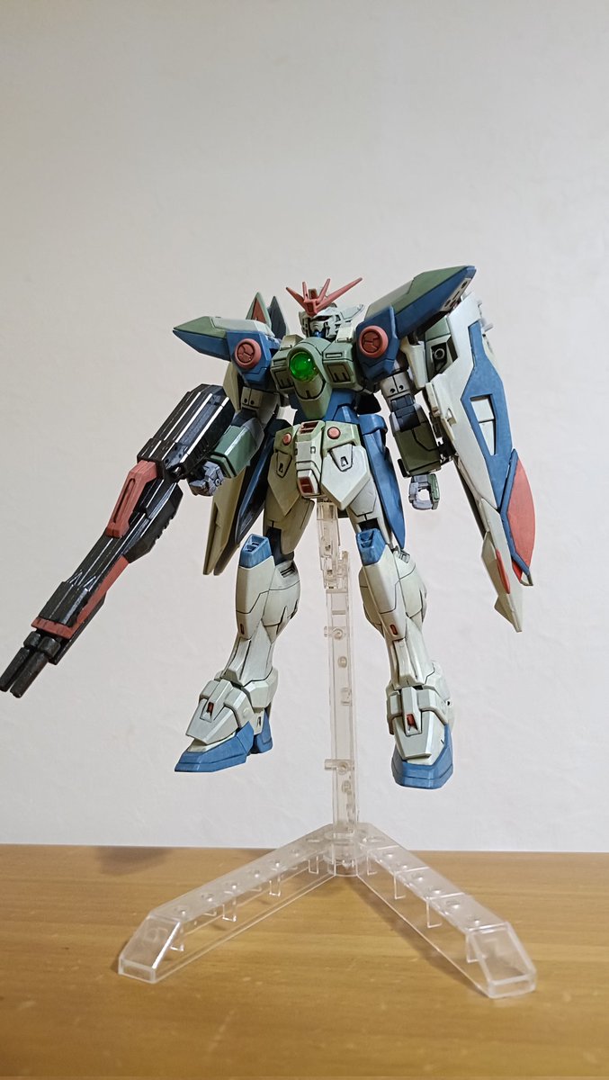 pickrocks1985's tweet photo. ちょこちょこ塗り進めてた、ウイングガンダムゼロ🪽

やっと完成〜！

次はスジ彫りとかデカールもチャレンジしたい

#ガンプラ
#ウイングガンダム https://t.co/5Vlr1bInmo