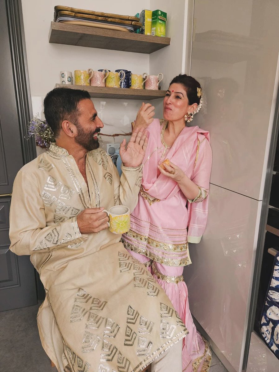 SinghRowdysingh's tweet image. Happy Diwali 🎇🪔 #HappyDiwali
@mrsfunnybones jii shares Diwali photos with @akshaykumar sir jii
Outstanding photos