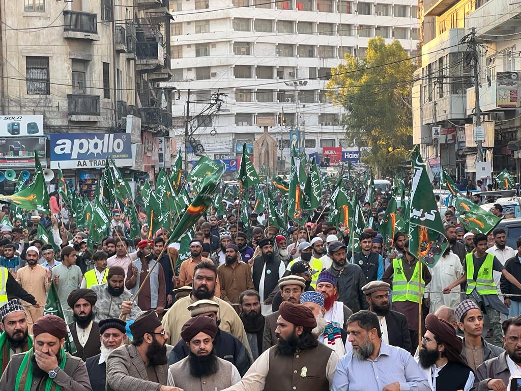 تحریک لبیک پاکستان کا ہر کارکن پاکستانی شہری ہے۔
سب سے پیارا منشور ہمارے پاس ہے۔
اسلام پاکستان اور عوام
لہذا ہمیں دہشت گرد کہنے والے دراصل اس ملک کے باغی ہیں یہ یاد رکھنا 
#OurDemandJudicialCommission
#JusticeForMuridkeMartyrs