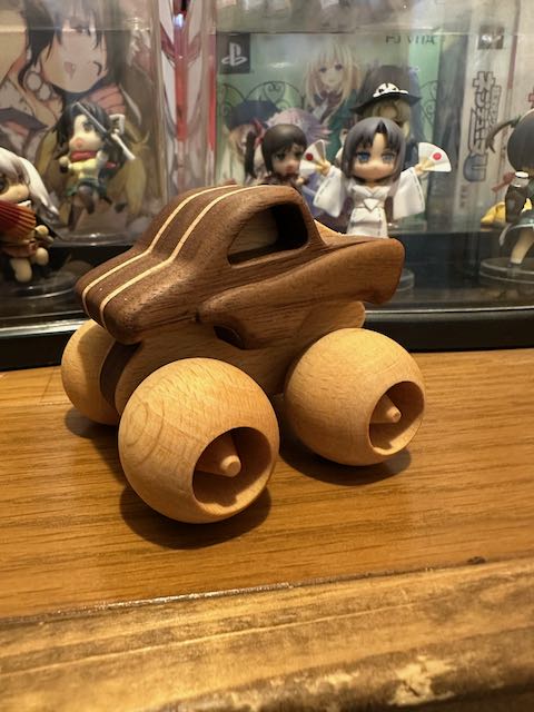 お知らせを頂いたのでご紹介。
弊社ライブに来てくれてる方で、チョロQをモチーフに自作＆手作り製作されている方が個展の開くとのこと！個展なんてすごい〜
都合が付かずうかがえませんが、是非、成功をお祈り申し上げます！
10／24〜26
in SPACE K 代官山