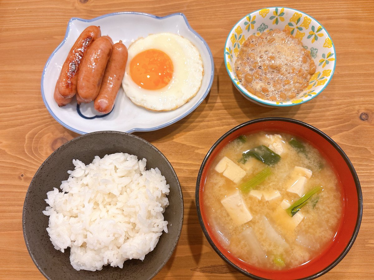 贅沢にウィンナー1パックを使った本日のニート飯です‼️‼️‼️‼️