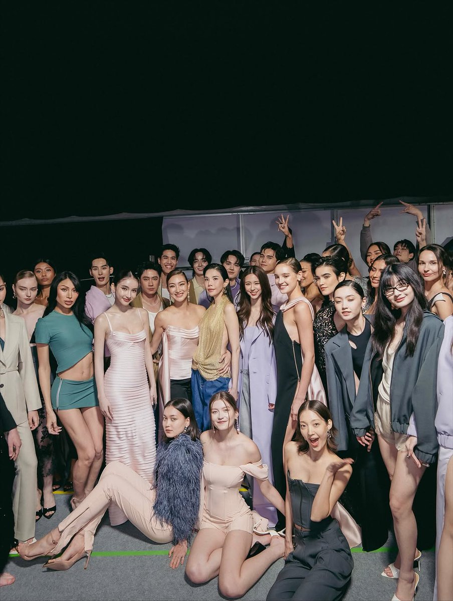 251020 bank_anusith IG Update :

From Skyline to Starlight 🌌🚶🏻‍♂️
A big reunion with all my favorite people 💖👑

#BIFW2025 #SiamparagonBIFW2025 
#Patinya #PatinyaBKK #Modelslife 
#Catwalk #Runway #Model #MUT