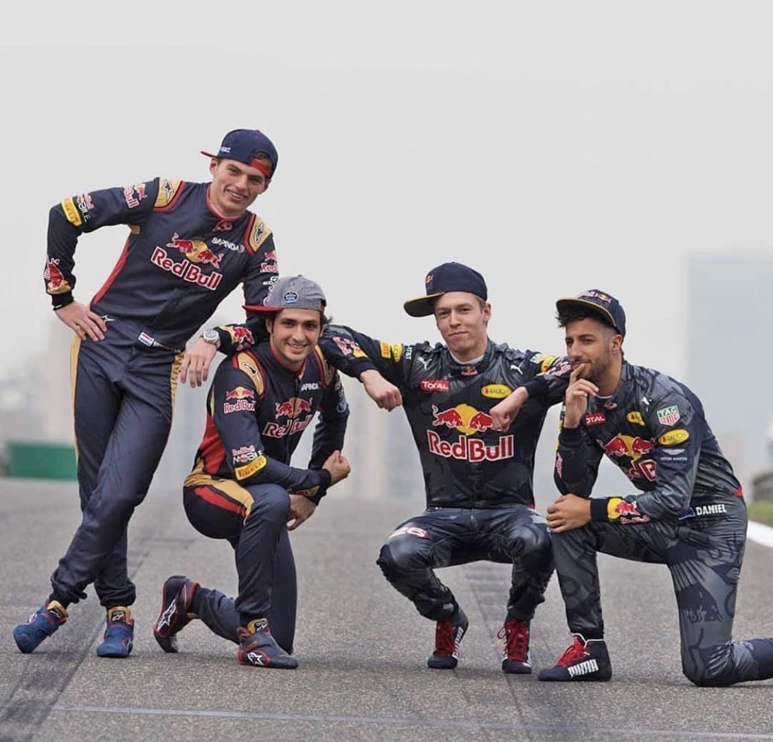 hugcsainz's tweet photo. i’m gonna tell my kids they are the backstreet boys https://t.co/Xgcy3kXEWJ