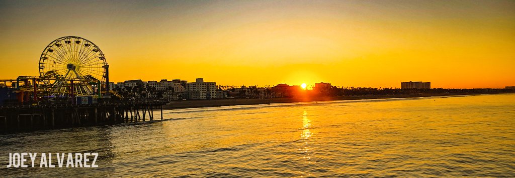 smcloseup's tweet image. Good morning, Santa Monica ☀️
A golden sunrise over the pier welcomes a new week on the coast. Happy Monday — hope everyone had a relaxing weekend and a bright start ahead.

—
#GoodMorningSantaMonica #SantaMonicaPier #Sunrise #CaliforniaCoast #MondayVibes

📷 Joey Alvarez