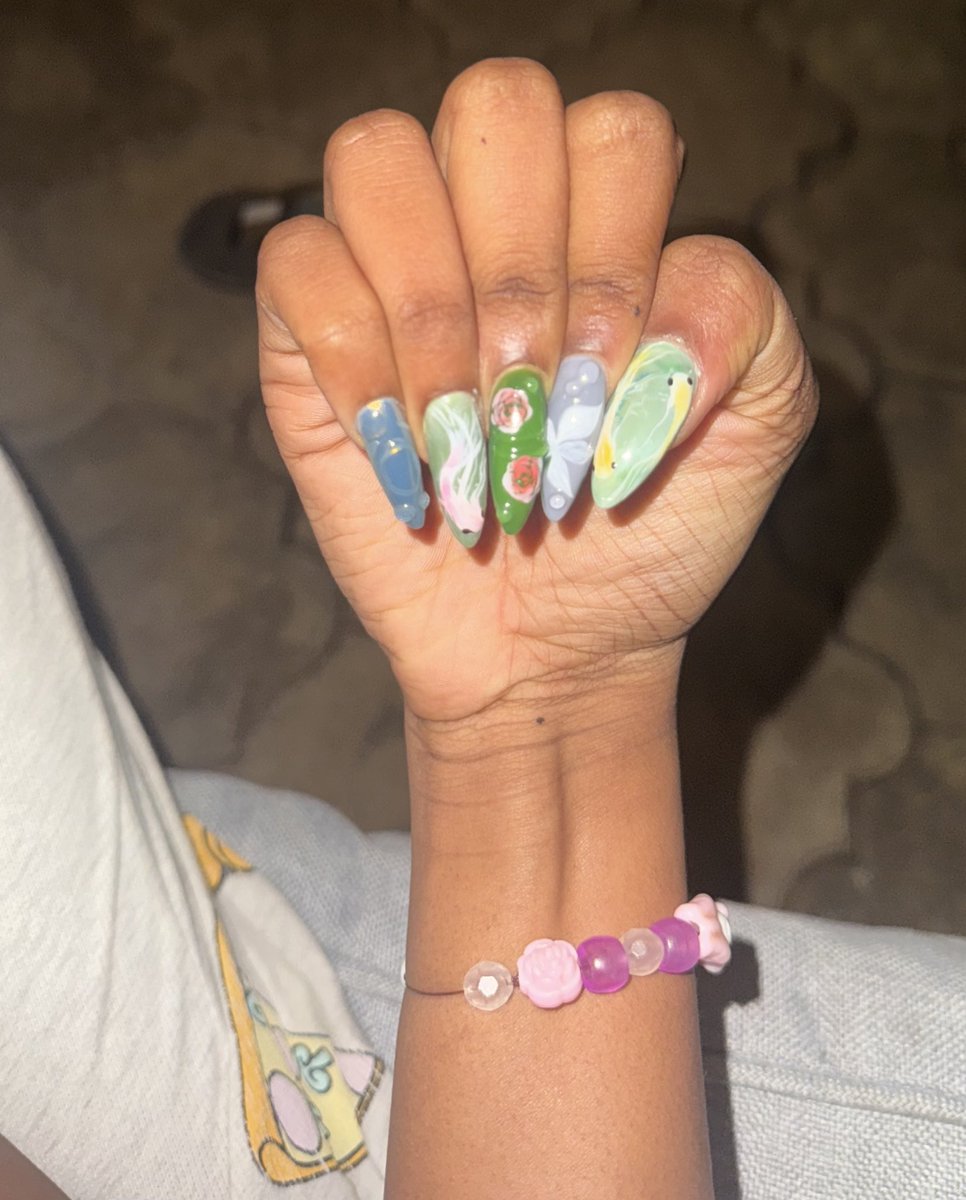 Anyways look at my new nails