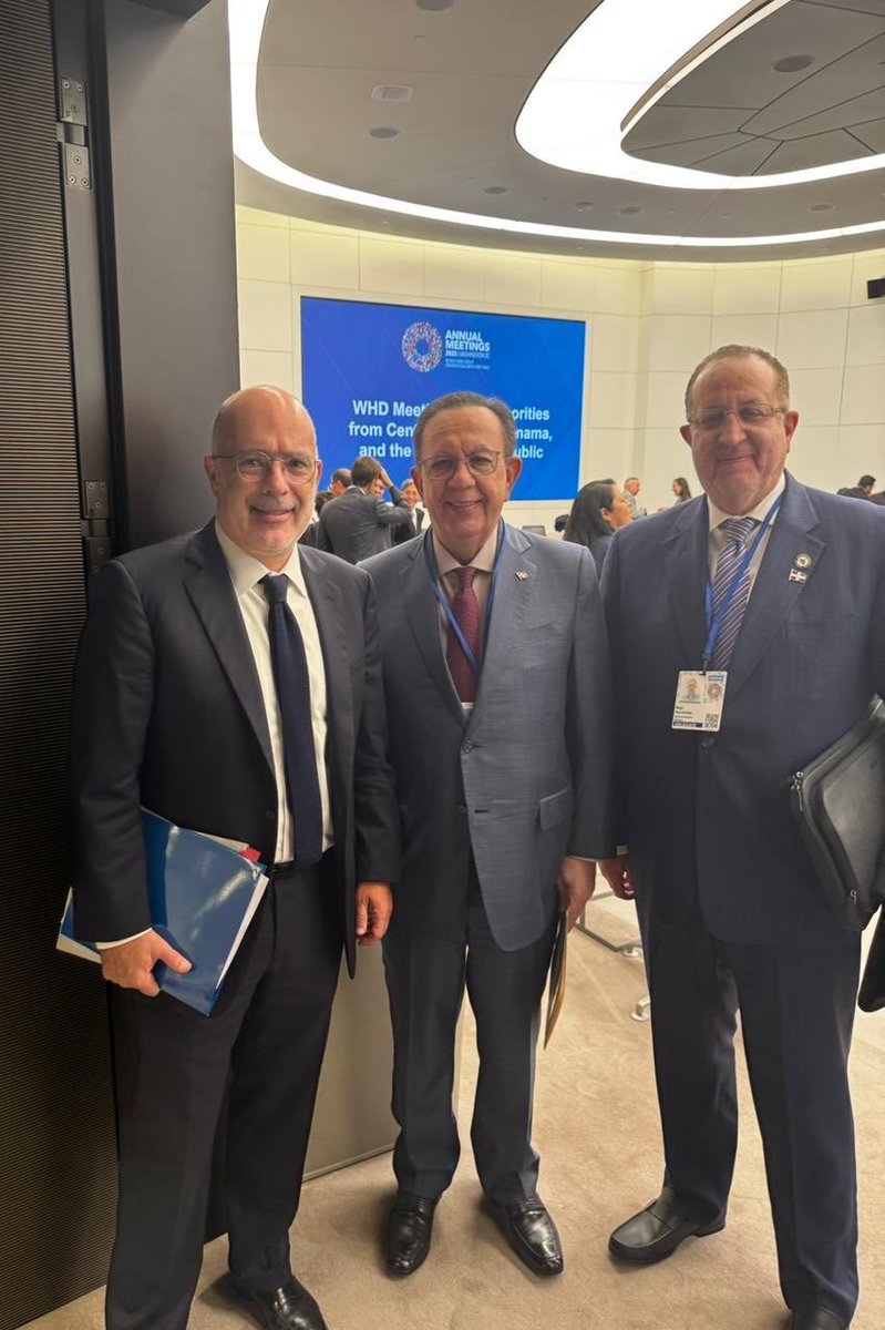 Valdez Albizu concluye su participación en las Reuniones
Anuales del FMI y del Banco Mundial