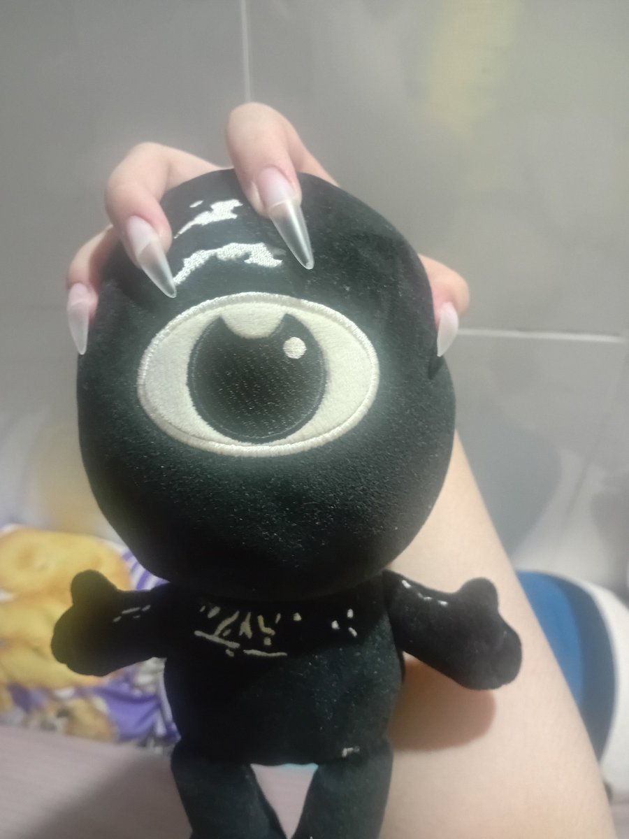 s0upb0yf1shee's tweet image. more hand post ig