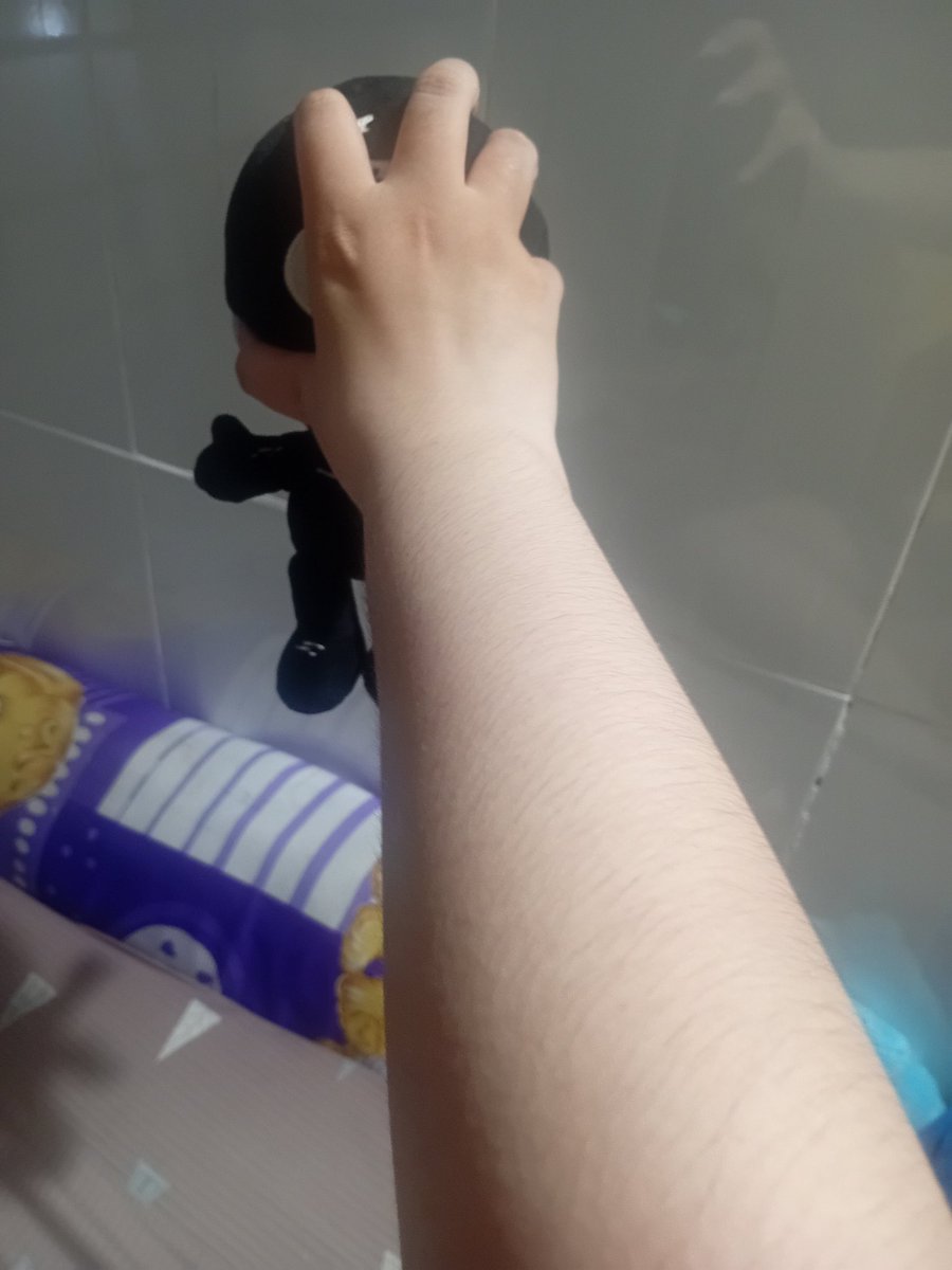 s0upb0yf1shee's tweet image. more hand post ig