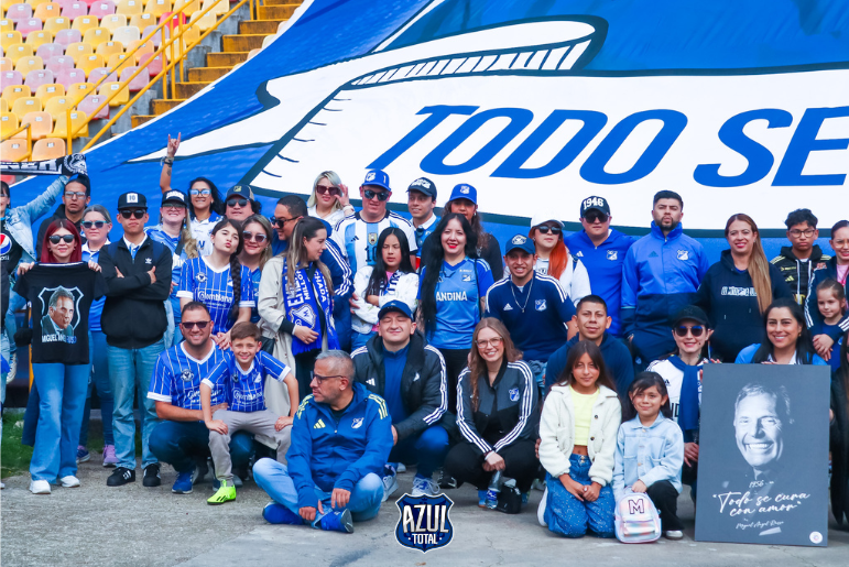 ¡GRACIAS ETERNAS RUSSO QUERIDO! Ⓜ️

📸 Imágenes del homenaje realizado por asociaciones de hinchas de Millonarios para el profe Russo

Gracias a todos los que se unieron para hacerlo posible 💙

Profe, el cielo y El Campín te aplauden por siempre.