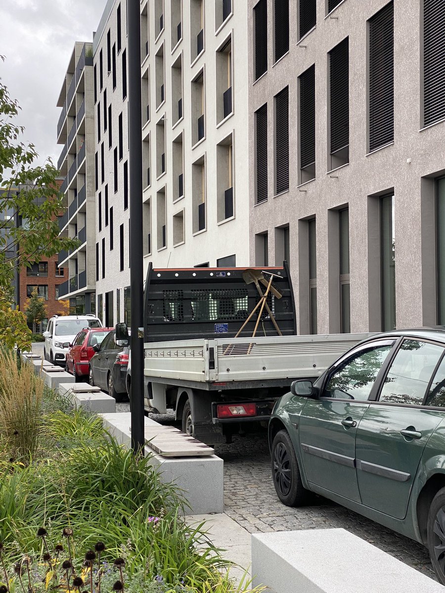 The new Smíchov City project didn’t take long to suffer from the same parking issues, even though there are several underground car parks around