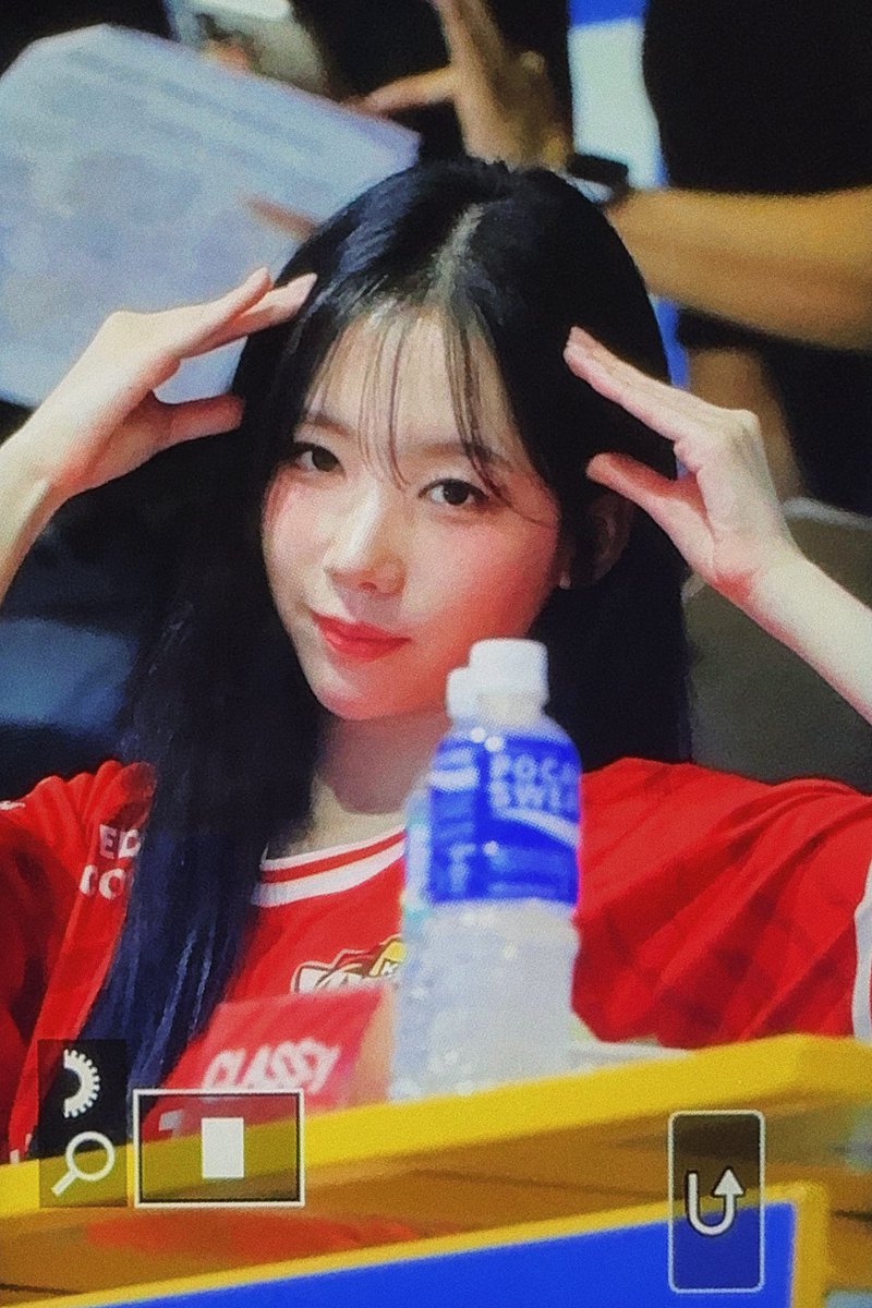 안뇽하세요? 두팔이가 줬어요 

#클라씨 #CLASSy #혜주 #HYEJU