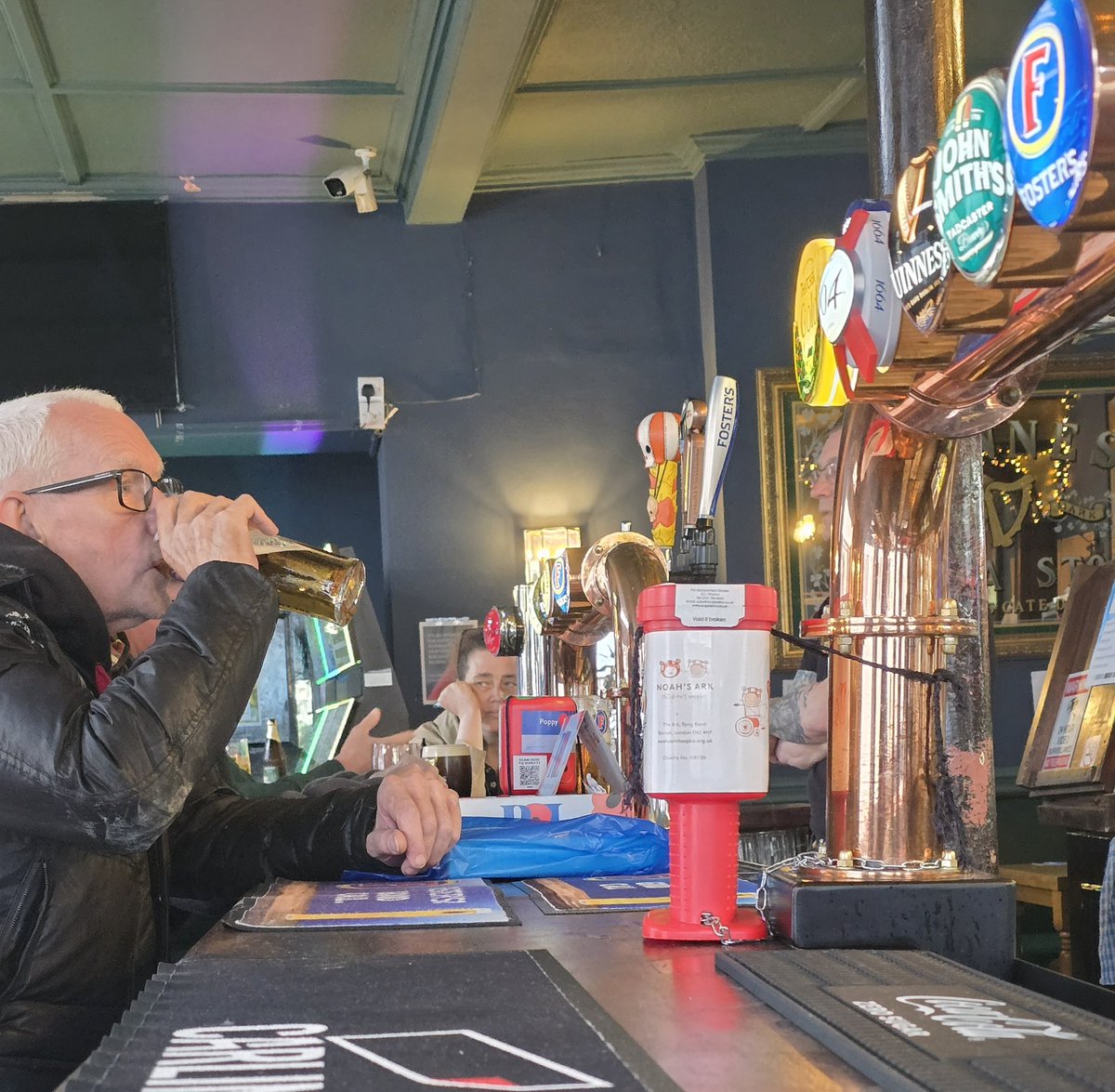 Proper Pub Movement latest news,The Traders Inn Church Street Market NW8 is now charging £4 for a Pint 11am to 4pm Monday to Thursday,Great tunes Punters &amp; Staff pay ot a visit &amp; Support ProperBoozers that support the WC Locals with Pint's for under a fiver?Respect to Emma 🍻🍻👌