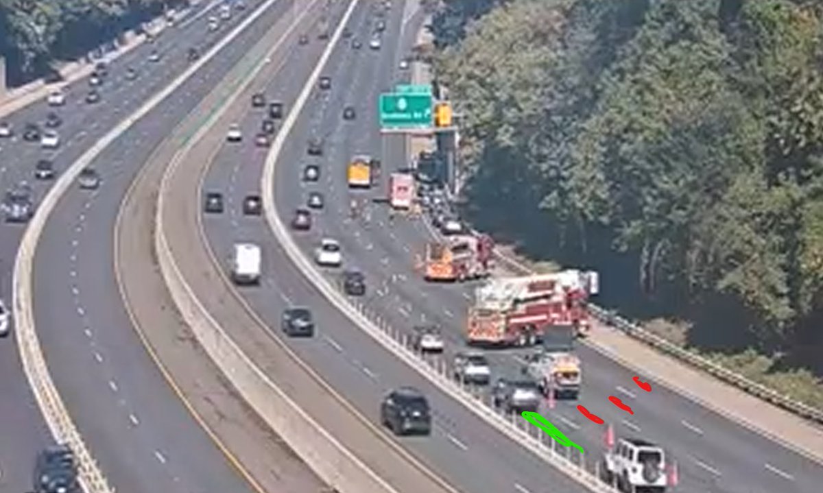 Welp, Inner Loop has three right lanes blocked past the Springfield Interchange - Expect a back-up! #DCTraffic
