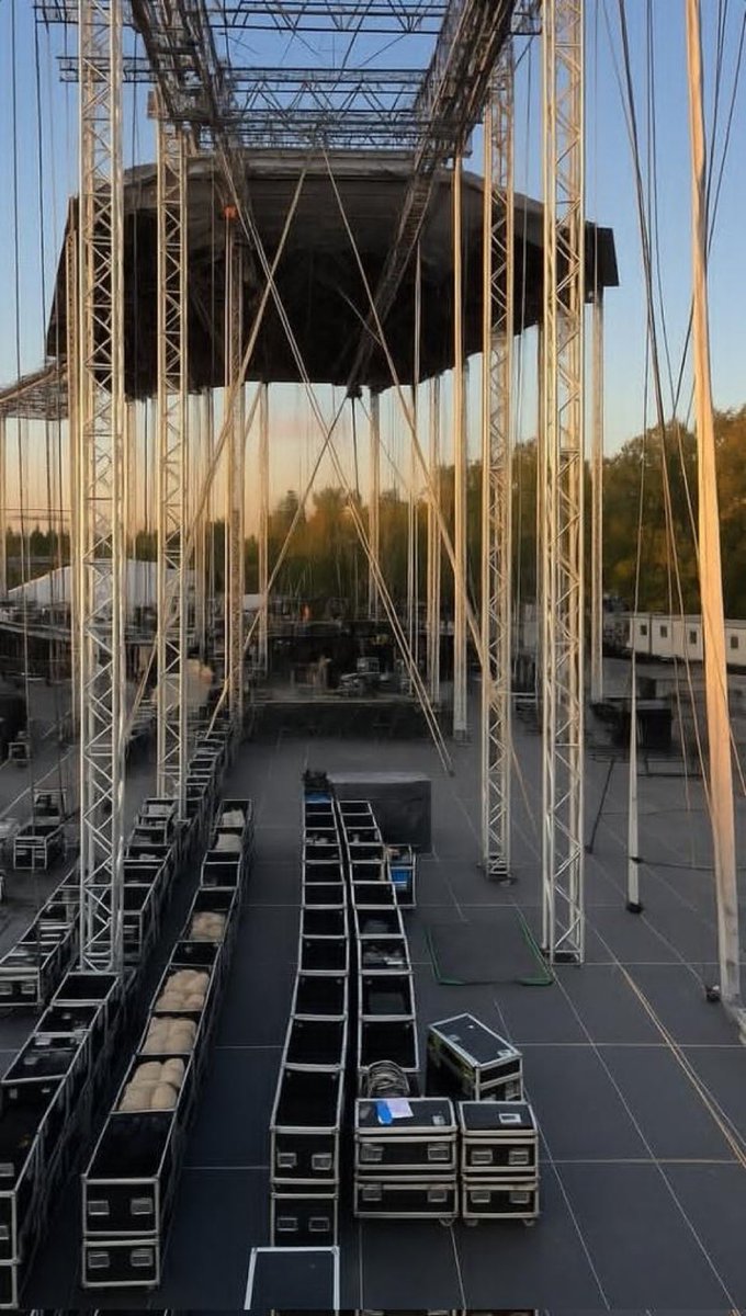 En qué momento pasamos de estar viendo la presentación hace MESES y que de golpe falten 4 DÍAS