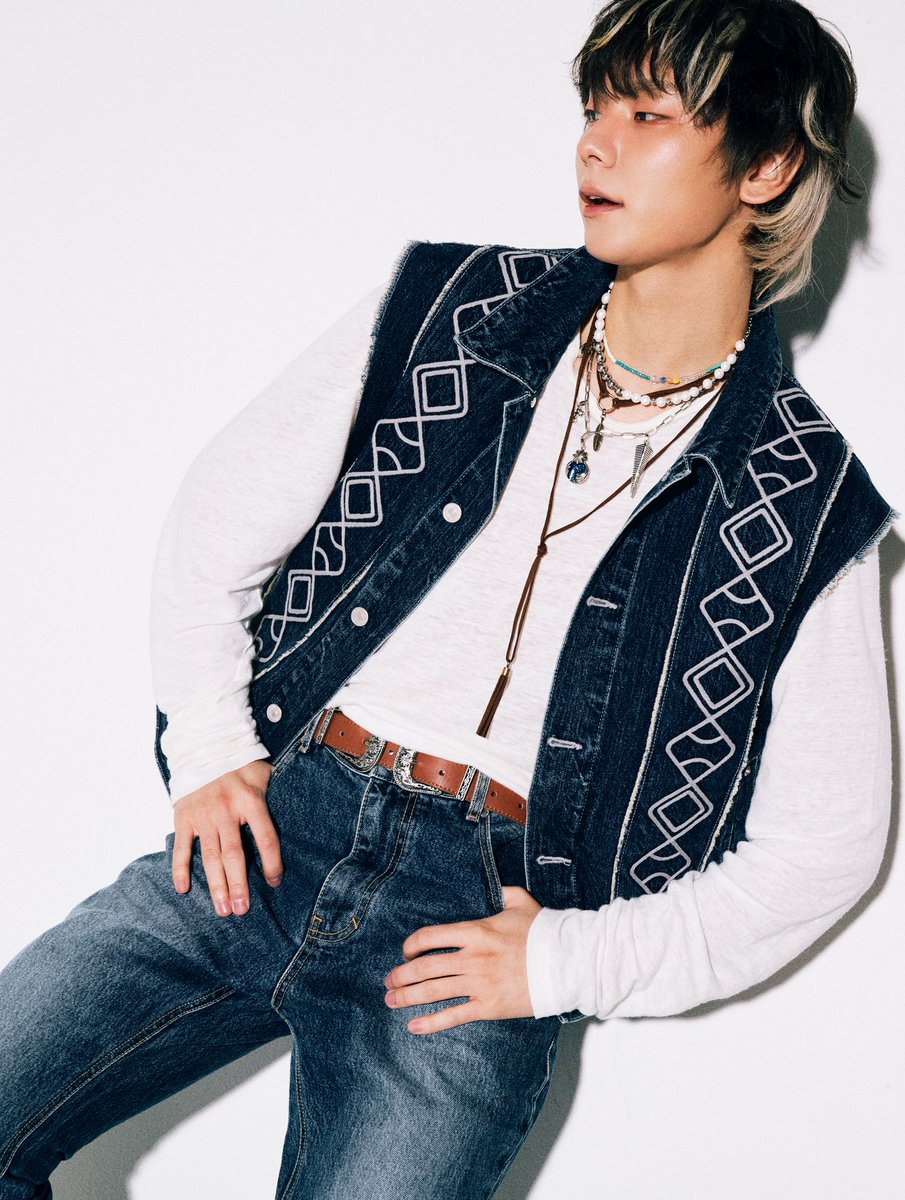 #SWAY
OX:N (오엑스엔) 
JAPAN 1st SINGLE ALBUM [SWAY]

CONCEPT PHOTO 2

💨 [SWAY] Release 2025.10.23

#OX_N #오엑스엔 #OMEGA_X #오메가엑스 #SWAY 
#제현 #JEHYUN
<a href="/OmegaX_jp/">OMEGA X Japan Official</a>
