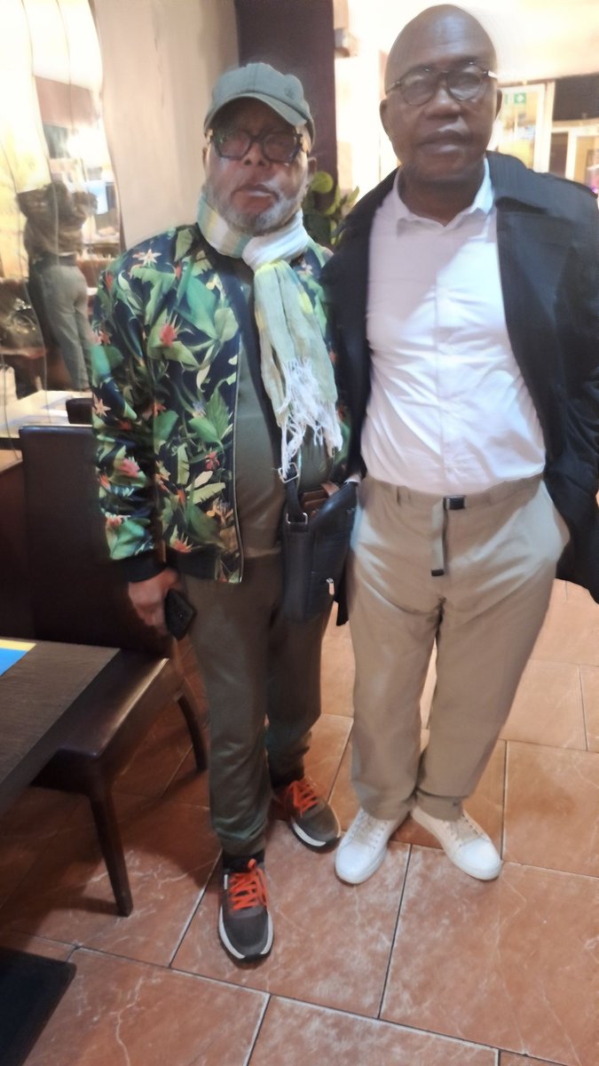 PatrickMeso4's tweet photo. Association Bana Barumbu
ABB asbl
Léon Shora Kitete, Patrick Trick Meso et Yamaky Makiadi. https://t.co/zsARwNUSif